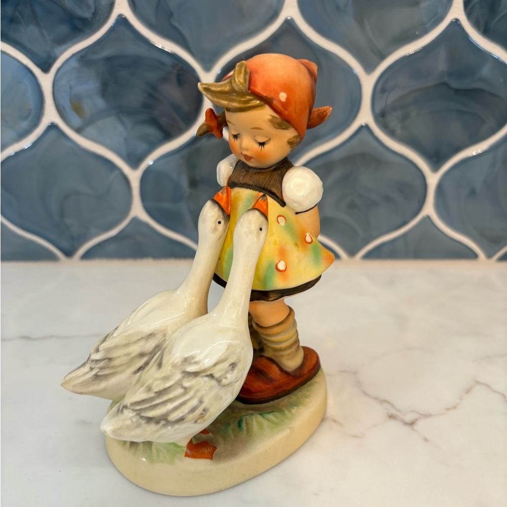 Hummel-Goose Girl-Ganseliesl